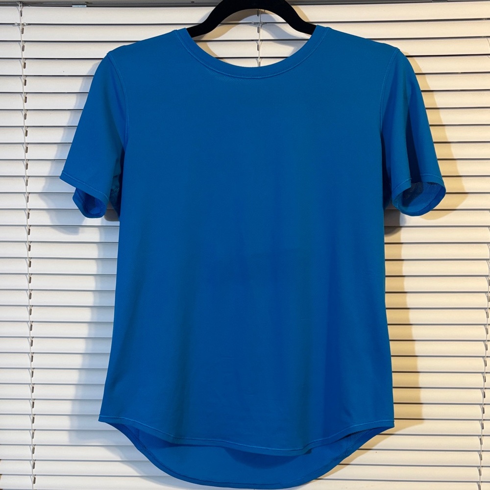 lululemon athletica Azure Blue Short Sleeve Top